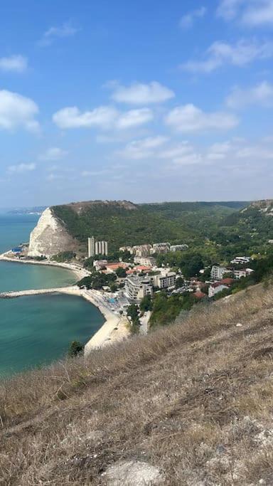 Spacious Fully Furnished Studio In Kavarna Apart Hotel Exteriör bild