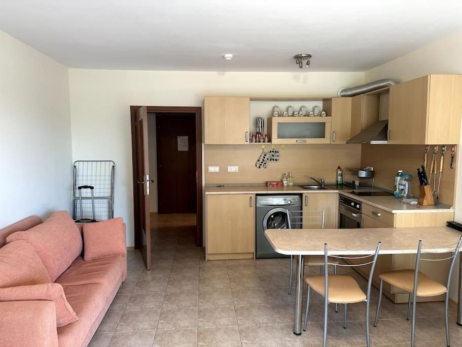 Spacious Fully Furnished Studio In Kavarna Apart Hotel Exteriör bild