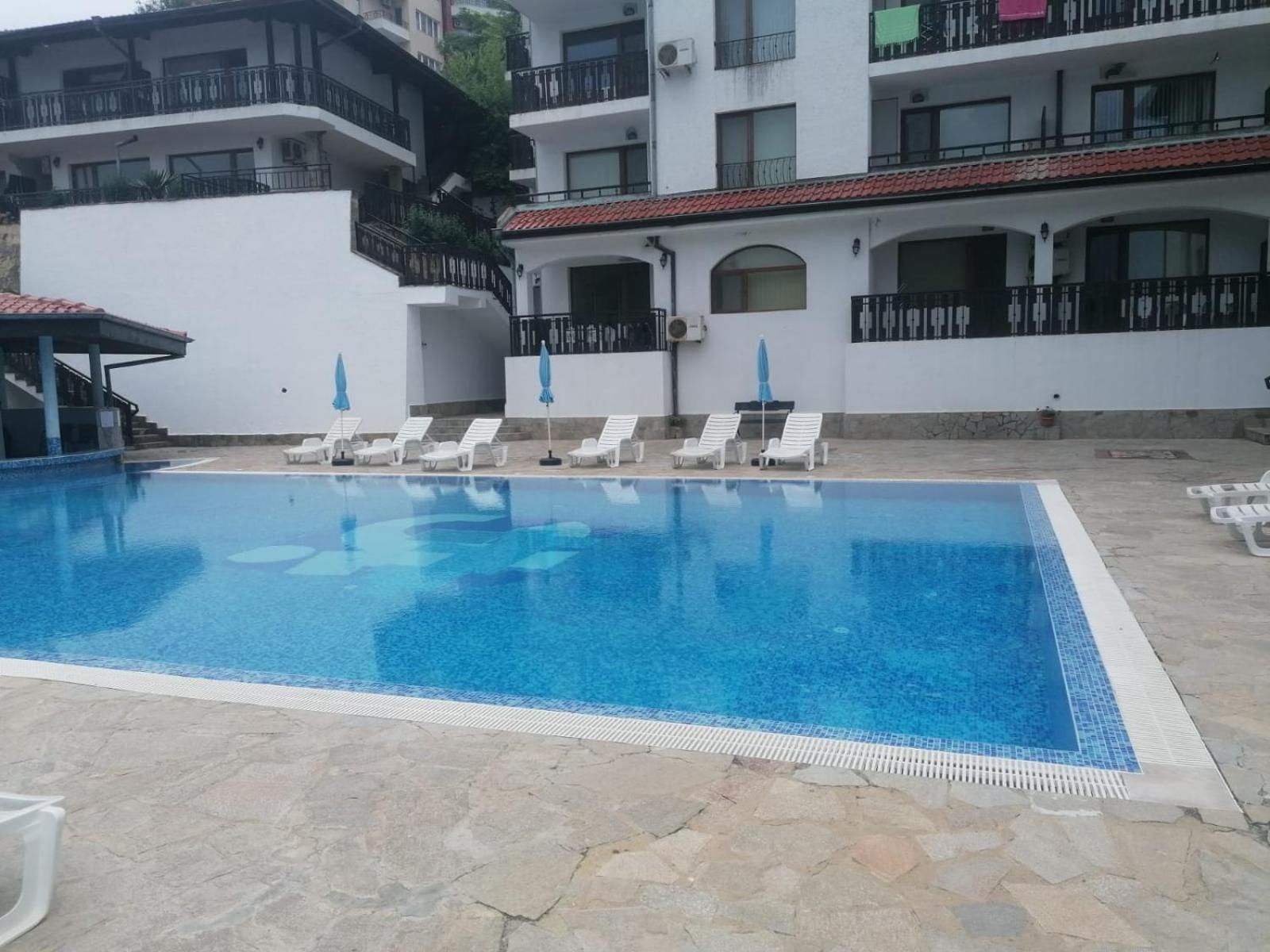 Spacious Fully Furnished Studio In Kavarna Apart Hotel Exteriör bild